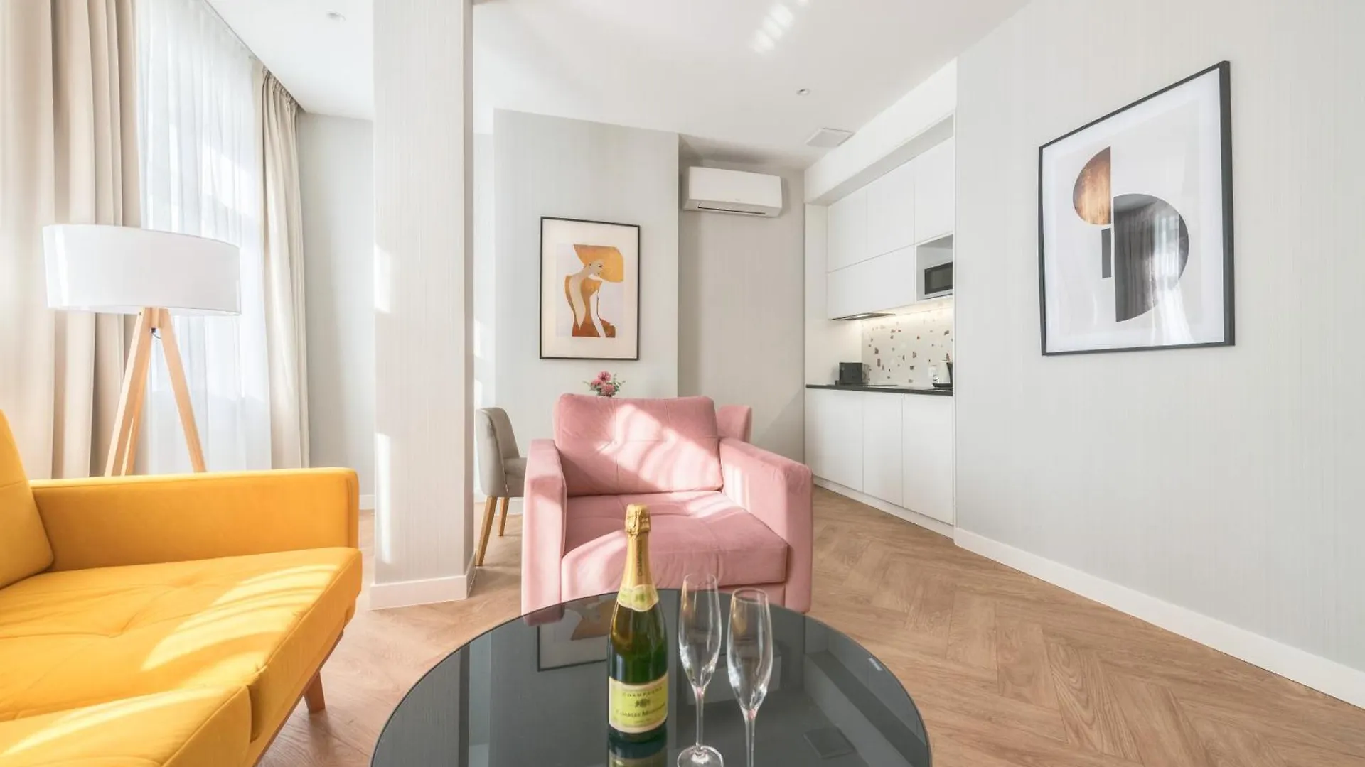 Retro Boutique By Northside Apartments Danzica Polonia